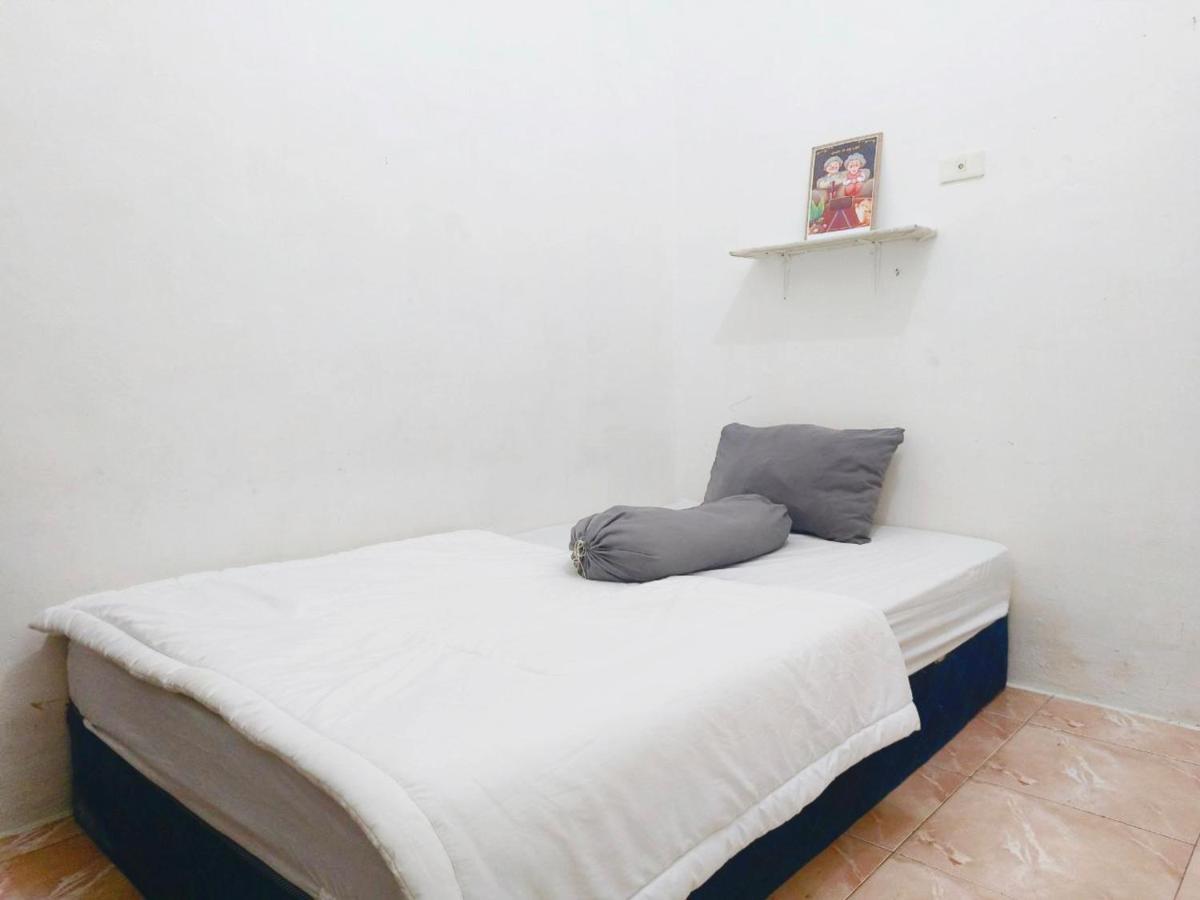 Kost Griya Hikari By Ecommerceloka Jakarta Bagian luar foto