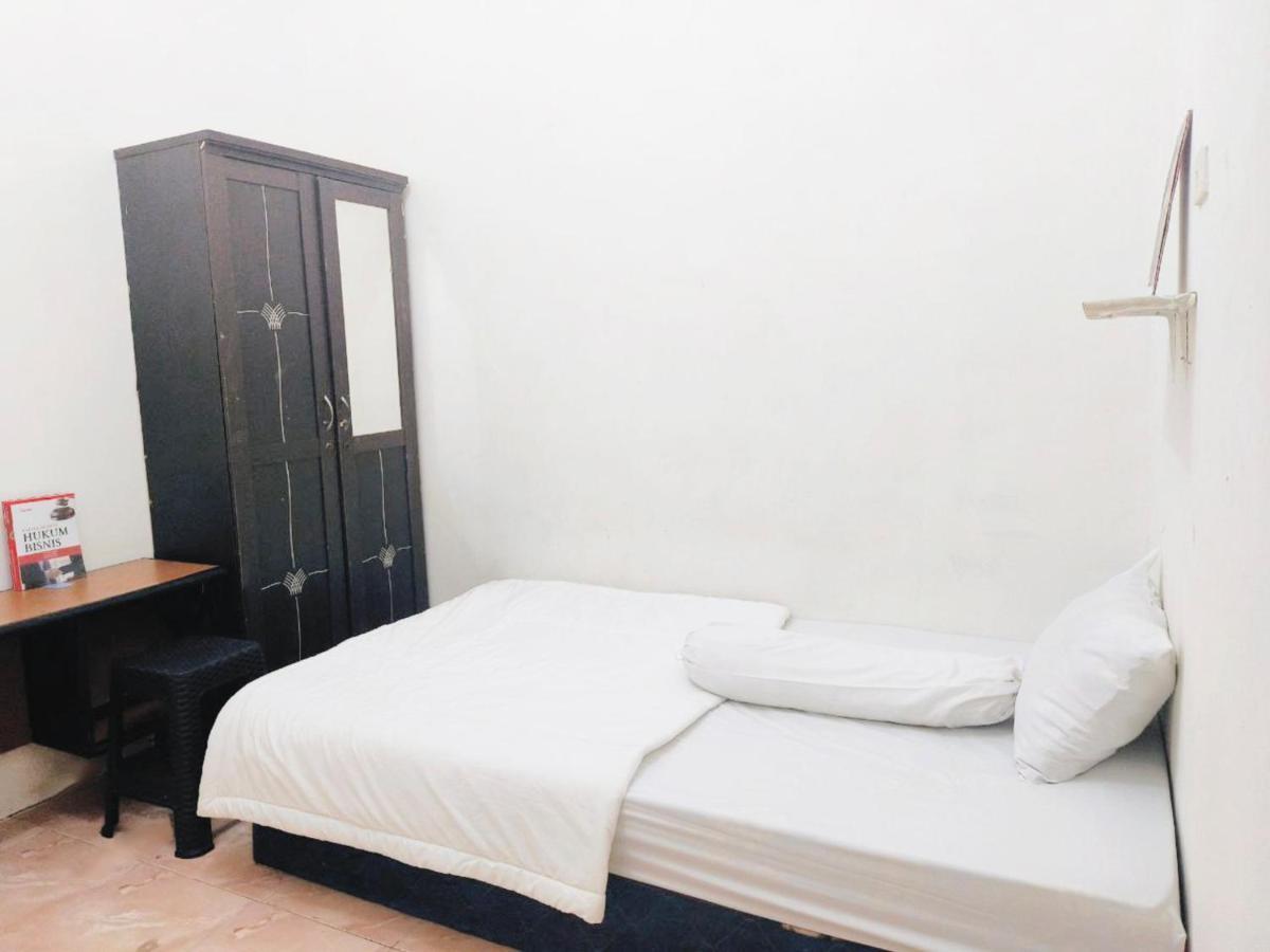 Kost Griya Hikari By Ecommerceloka Jakarta Bagian luar foto